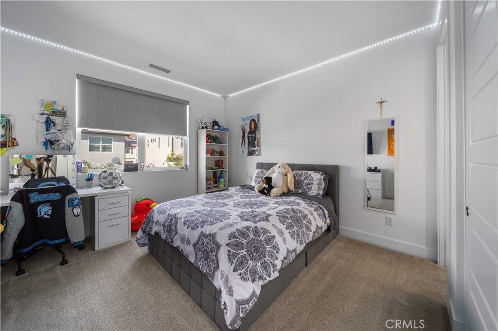 Image 38 of property listing at 19127 Malabar Street, Canyon Country, CA 91351