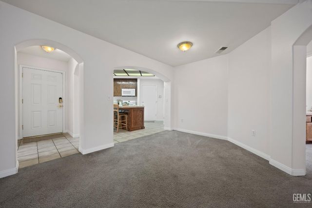 5719 Sarona Street, Bakersfield, CA 93308