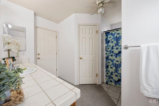 5719 Sarona Street, Bakersfield, CA 93308