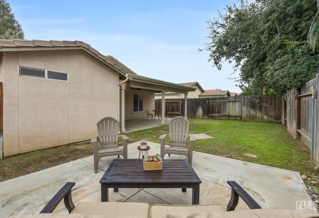 5719 Sarona Street, Bakersfield, CA 93308