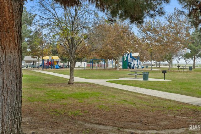 5719 Sarona Street, Bakersfield, CA 93308