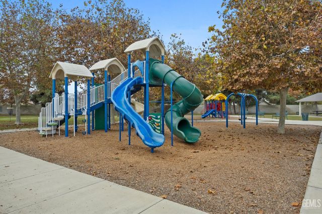 5719 Sarona Street, Bakersfield, CA 93308