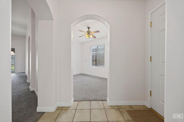 5719 Sarona Street, Bakersfield, CA 93308