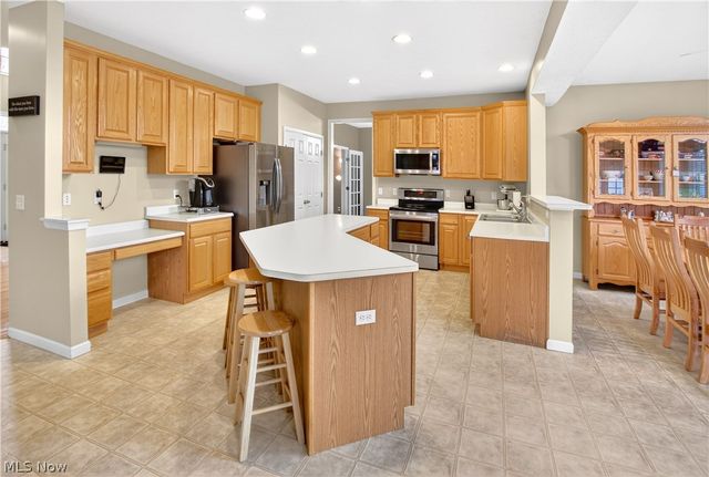 136 Stonesthrow Drive, Berea, OH 44017