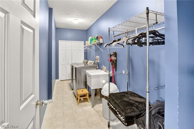 136 Stonesthrow Drive, Berea, OH 44017