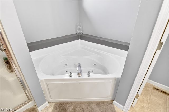 136 Stonesthrow Drive, Berea, OH 44017