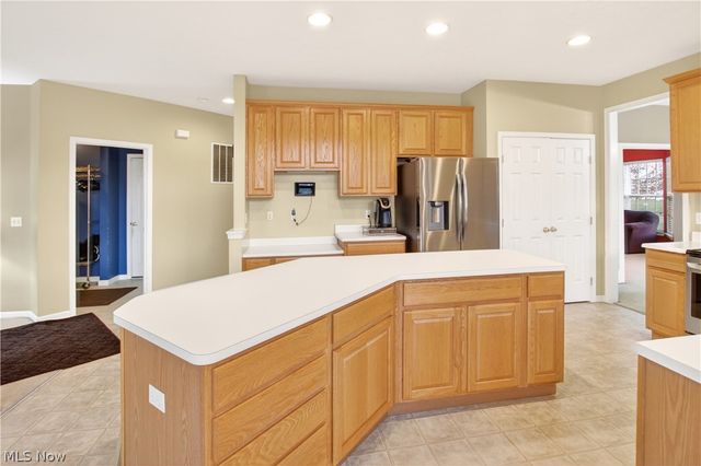 136 Stonesthrow Drive, Berea, OH 44017