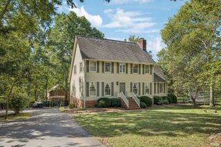 2500 Country Club Ln, Columbia, TN 38401