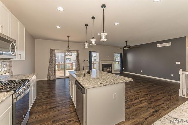 393 Victory Height Drive, Wentzville, MO 63385