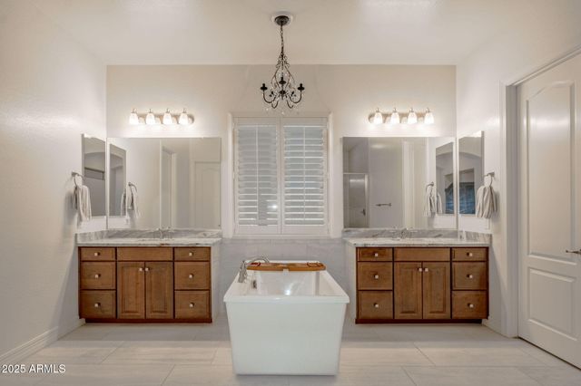 1988 E BLACKHAWK Drive, Gilbert, AZ 85298