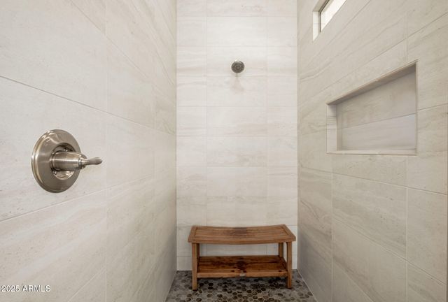 1988 E BLACKHAWK Drive, Gilbert, AZ 85298