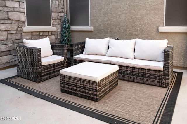 1988 E BLACKHAWK Drive, Gilbert, AZ 85298