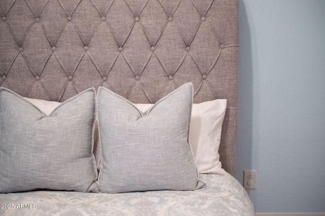 1988 E BLACKHAWK Drive, Gilbert, AZ 85298