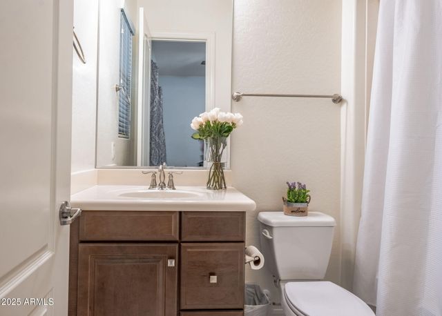 1988 E BLACKHAWK Drive, Gilbert, AZ 85298