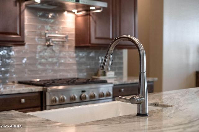 1988 E BLACKHAWK Drive, Gilbert, AZ 85298