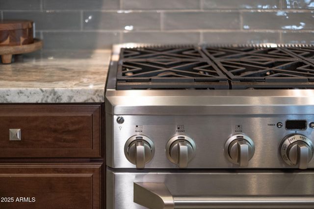 1988 E BLACKHAWK Drive, Gilbert, AZ 85298