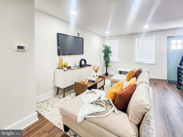 429 TASKER ST, Philadelphia, PA 19148