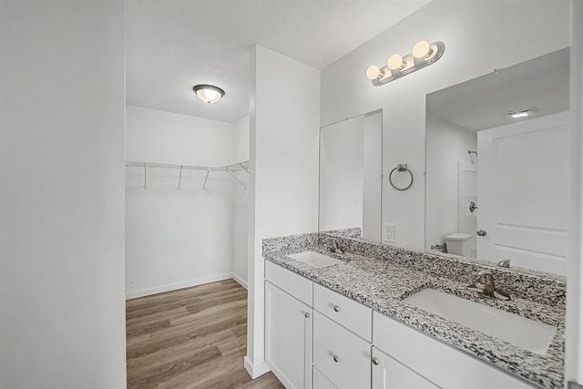 1218 Fountain Dr, Salina, KS 67401