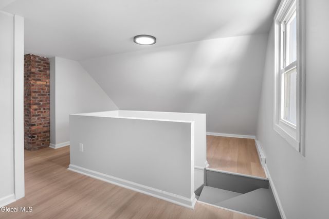 1264 Floral Avenue, Rotterdam, NY 12306