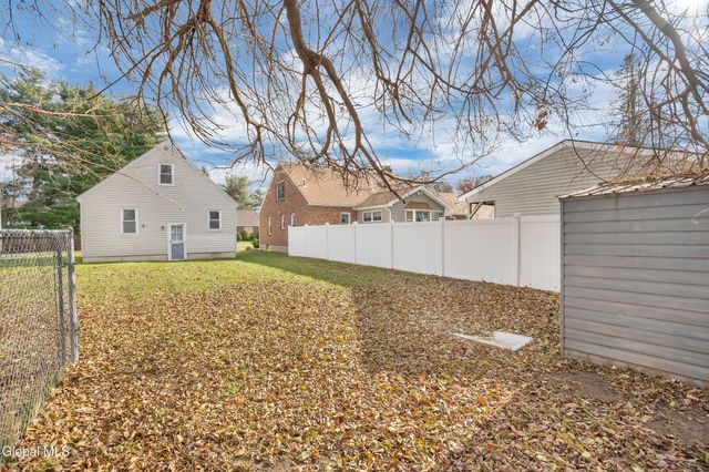 1264 Floral Avenue, Rotterdam, NY 12306