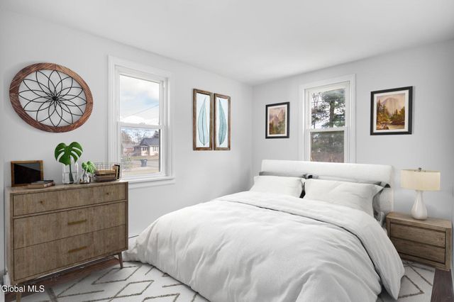 1264 Floral Avenue, Rotterdam, NY 12306