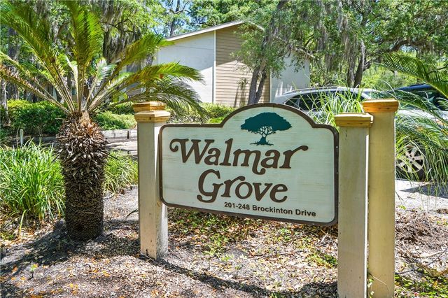 222 Walmar Grove, St Simons Island, GA 31522