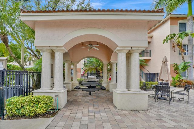 2005 SE 10th Avenue 419, Fort Lauderdale, FL 33316