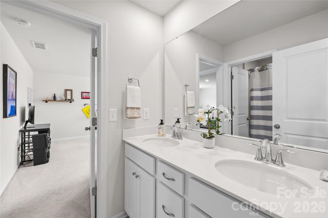 12111 Bishop Castle Drive, Charlotte, NC 28273