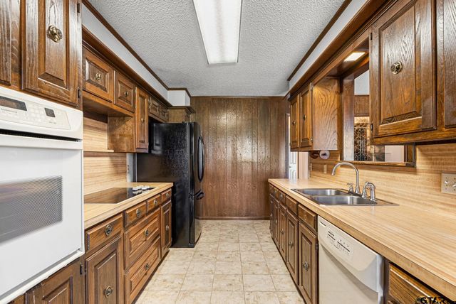 156 S Bay Drive, Bullard, TX 75757