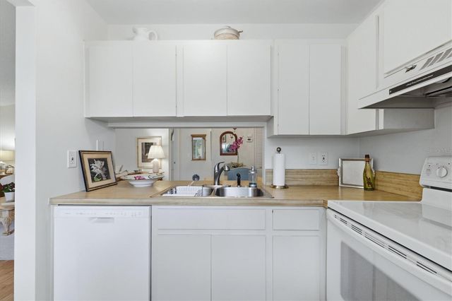 5765 GARDENS DRIVE, Sarasota, FL 34243