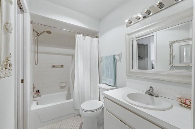 5765 GARDENS DRIVE, Sarasota, FL 34243