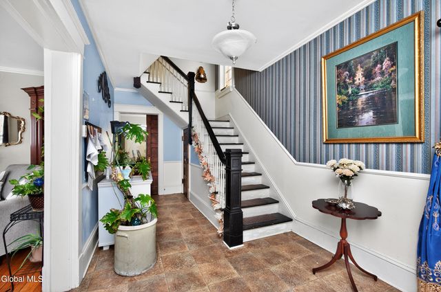 1096 Waverly Place, Schenectady, NY 12308