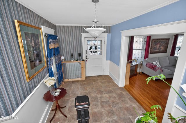 1096 Waverly Place, Schenectady, NY 12308