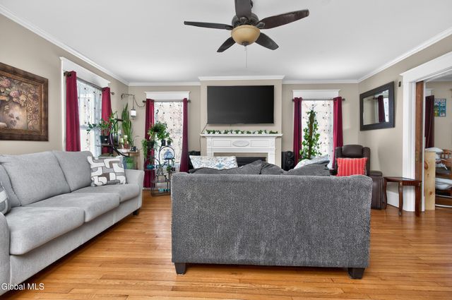 1096 Waverly Place, Schenectady, NY 12308