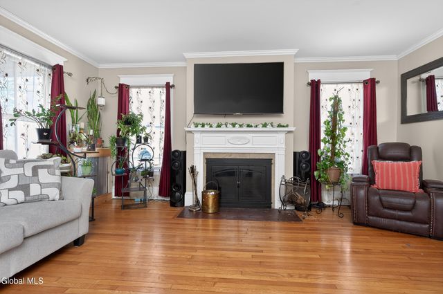 1096 Waverly Place, Schenectady, NY 12308