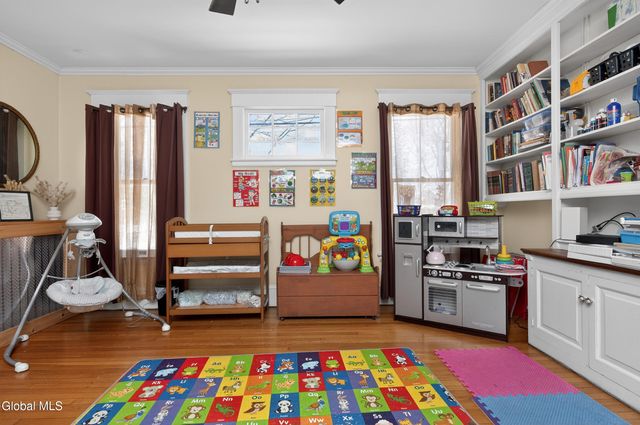 1096 Waverly Place, Schenectady, NY 12308