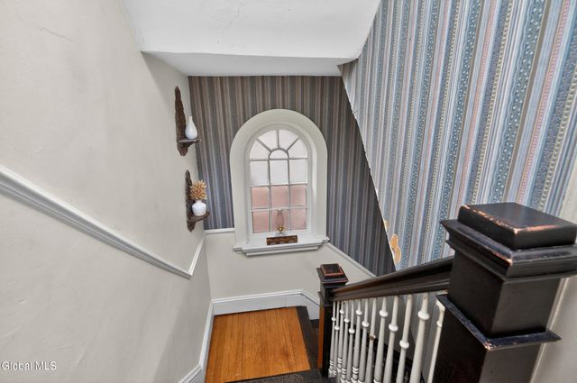 1096 Waverly Place, Schenectady, NY 12308