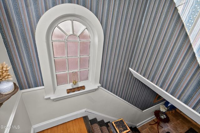 1096 Waverly Place, Schenectady, NY 12308