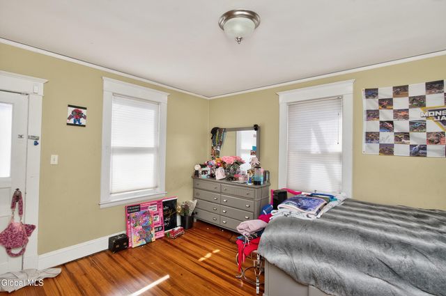 1096 Waverly Place, Schenectady, NY 12308