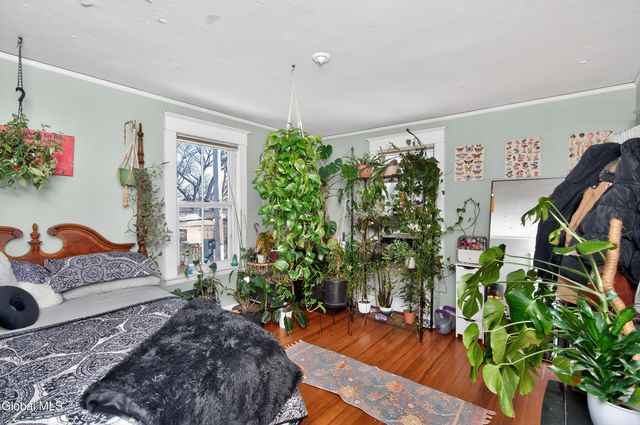 1096 Waverly Place, Schenectady, NY 12308