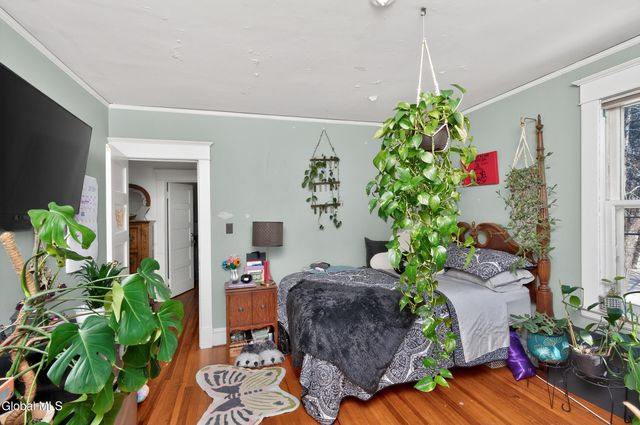 1096 Waverly Place, Schenectady, NY 12308