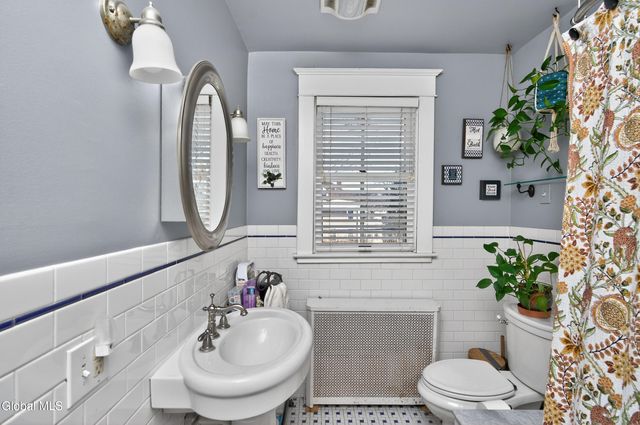 1096 Waverly Place, Schenectady, NY 12308