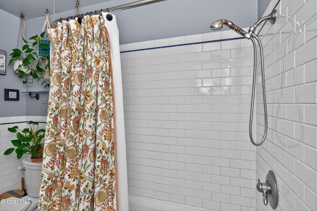 1096 Waverly Place, Schenectady, NY 12308