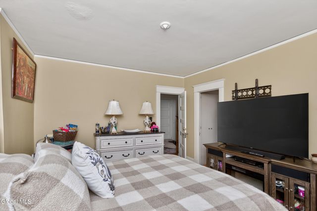 1096 Waverly Place, Schenectady, NY 12308