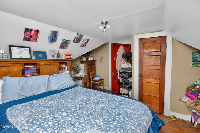 1096 Waverly Place, Schenectady, NY 12308