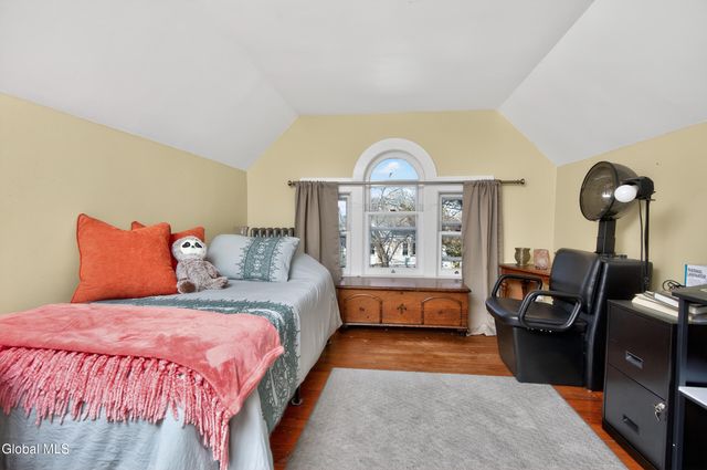 1096 Waverly Place, Schenectady, NY 12308