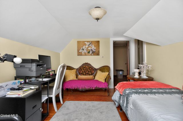 1096 Waverly Place, Schenectady, NY 12308