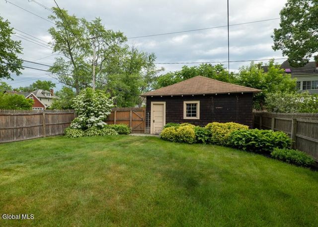 1096 Waverly Place, Schenectady, NY 12308