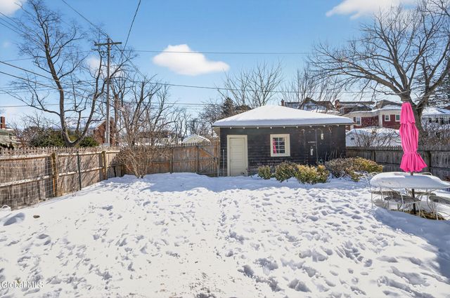 1096 Waverly Place, Schenectady, NY 12308