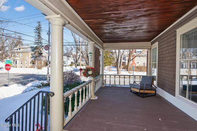 1096 Waverly Place, Schenectady, NY 12308